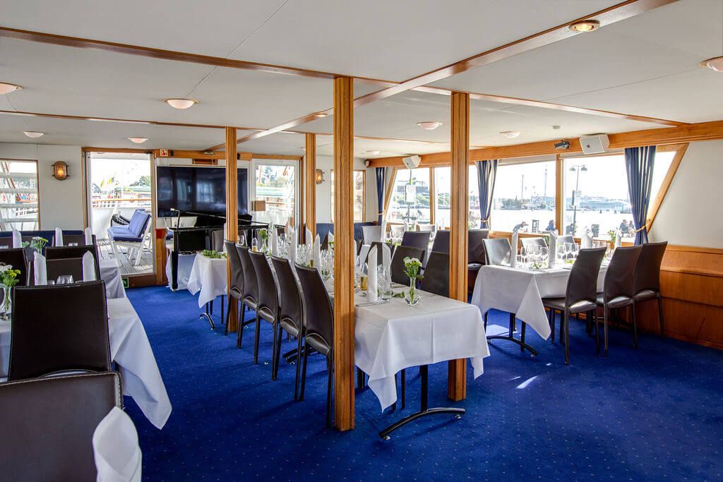Bjud in nära och kära till en bröllopsfest till havs ombord på M/S Blue Charm