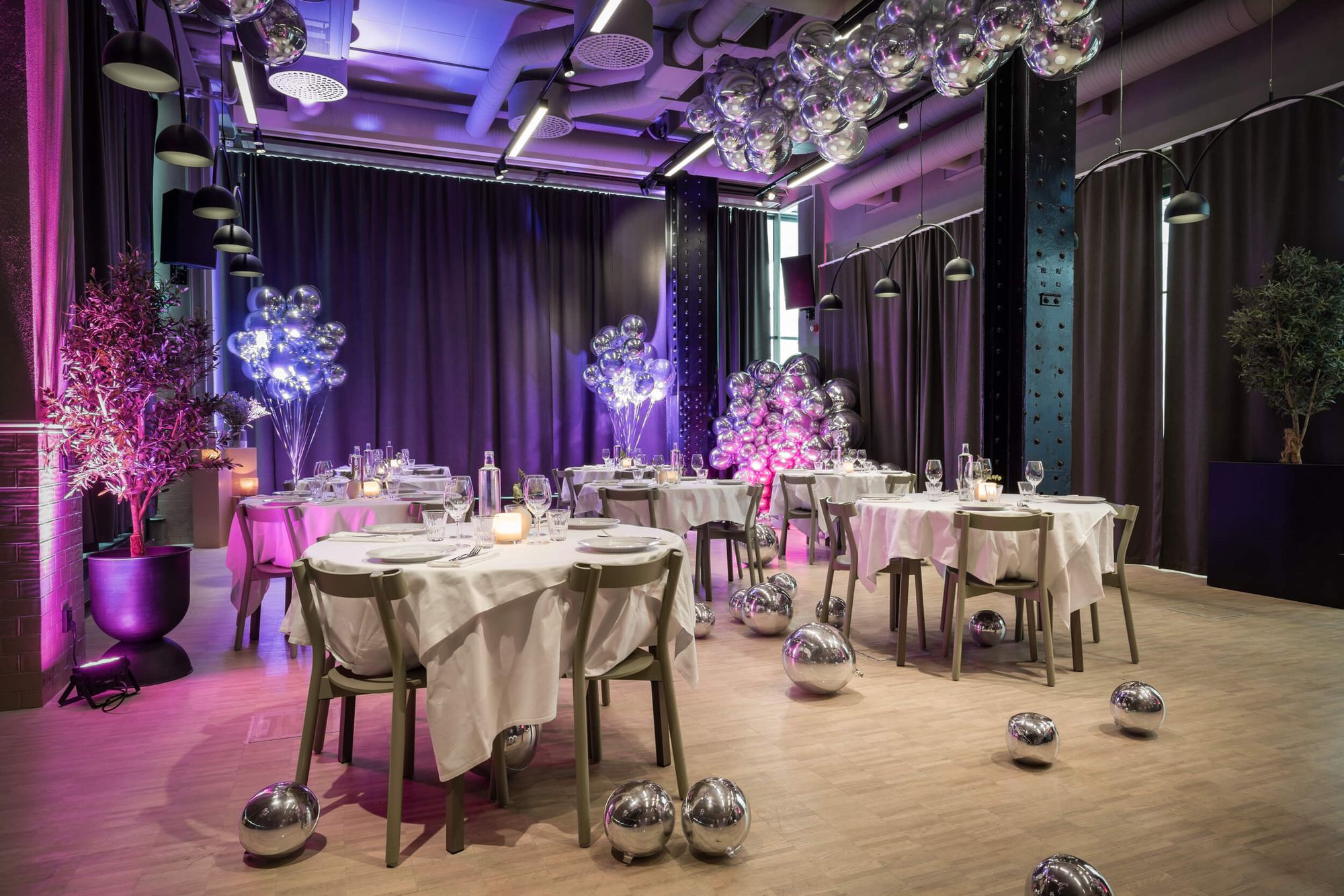Festvåningen Champagne är en flexibel lokal som passar bröllopet i centrala Stockholm