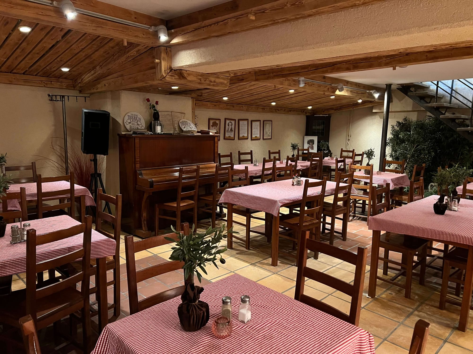 RiFiFi är en centralt belägen italiensk restaurang med tillhörande festvåning