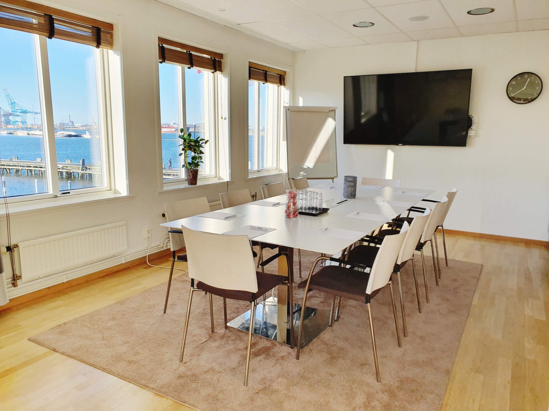 Dockyard Hotel ligger vid havet i Göteborg och erbjuder fem mötesrum i olika storlekar