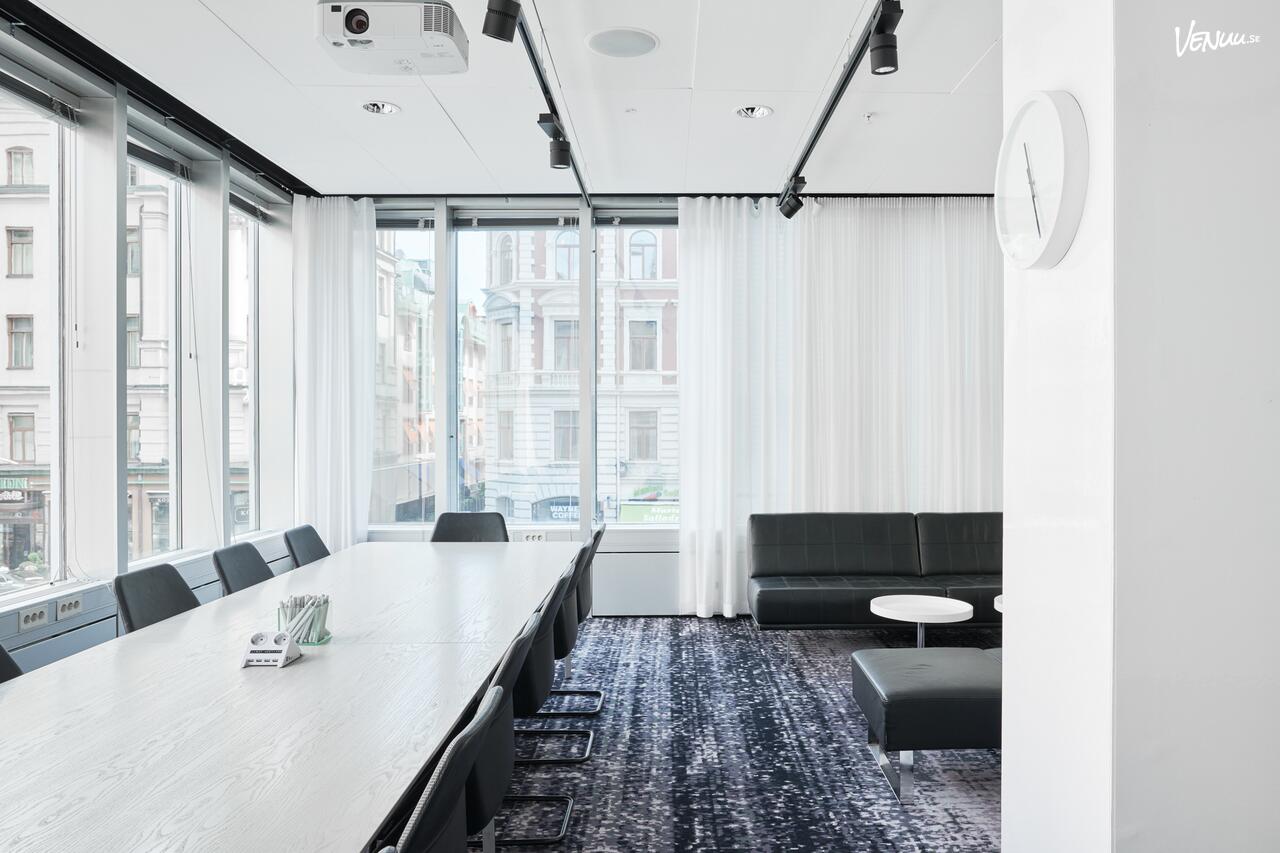 Nordic Light Hotel – Studio Light är en ljus och modern möteslokal i Stockholm med toppklassig teknik och kreativ atmosfär.