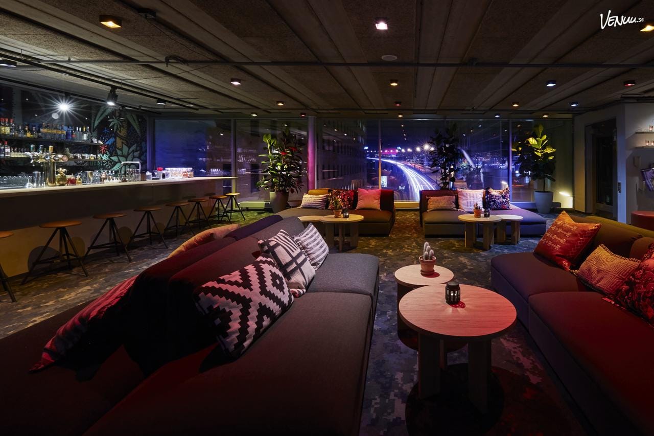 Clarion Hotel Stockholm – Vatos Bar är en stilfull bar med sofistikerad atmosfär och kreativa cocktails, idealisk för AW:s och privata fester.