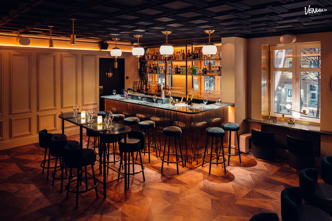 Exklusiv cocktailbar på Speakeasy Bar i Göteborg, med stilren inredning för privata fester med 50 gäster.