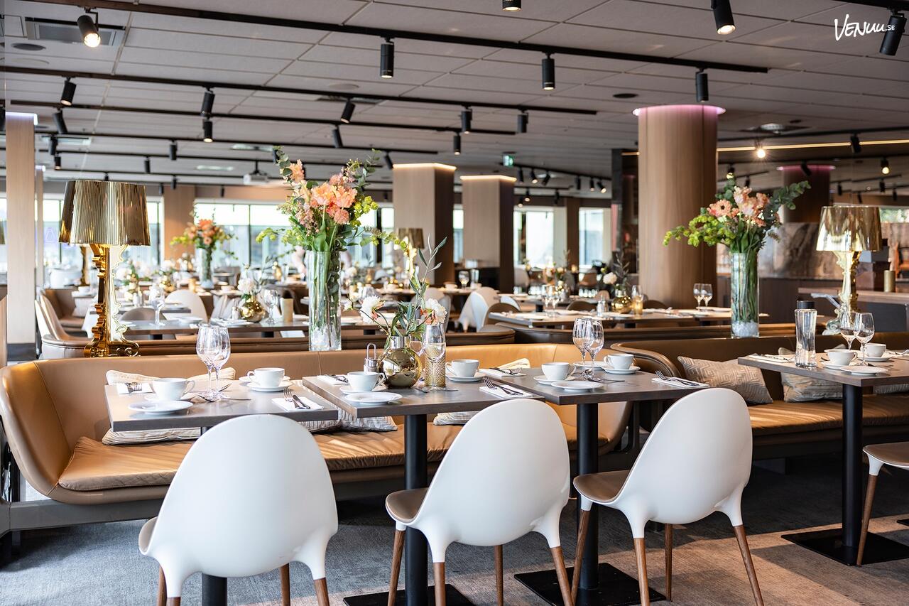 En sofistikerad restaurang högt upp med fantastisk utsikt över hamnen i Göteborg.