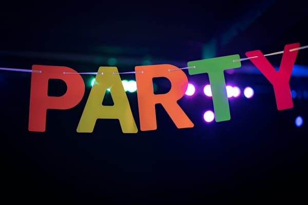 Uppgradera din fest: Oväntade utmaningar som garanterat skapar skratt!